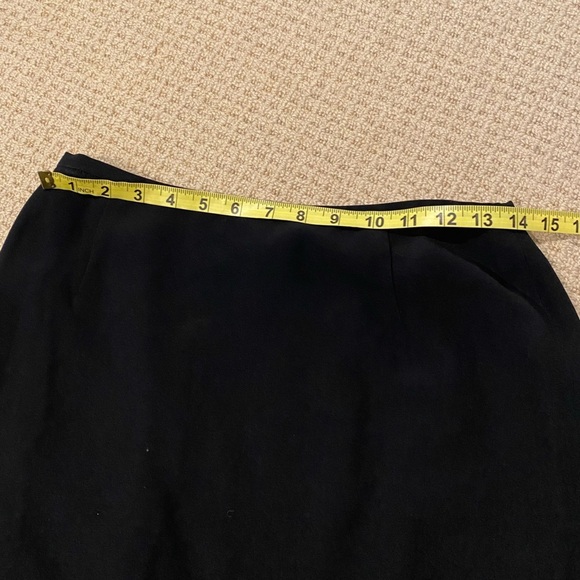 Lafayette 148 NEW YORK Vintage Black Skirt Ruffled hem Size 8 - Picture 8 of 9